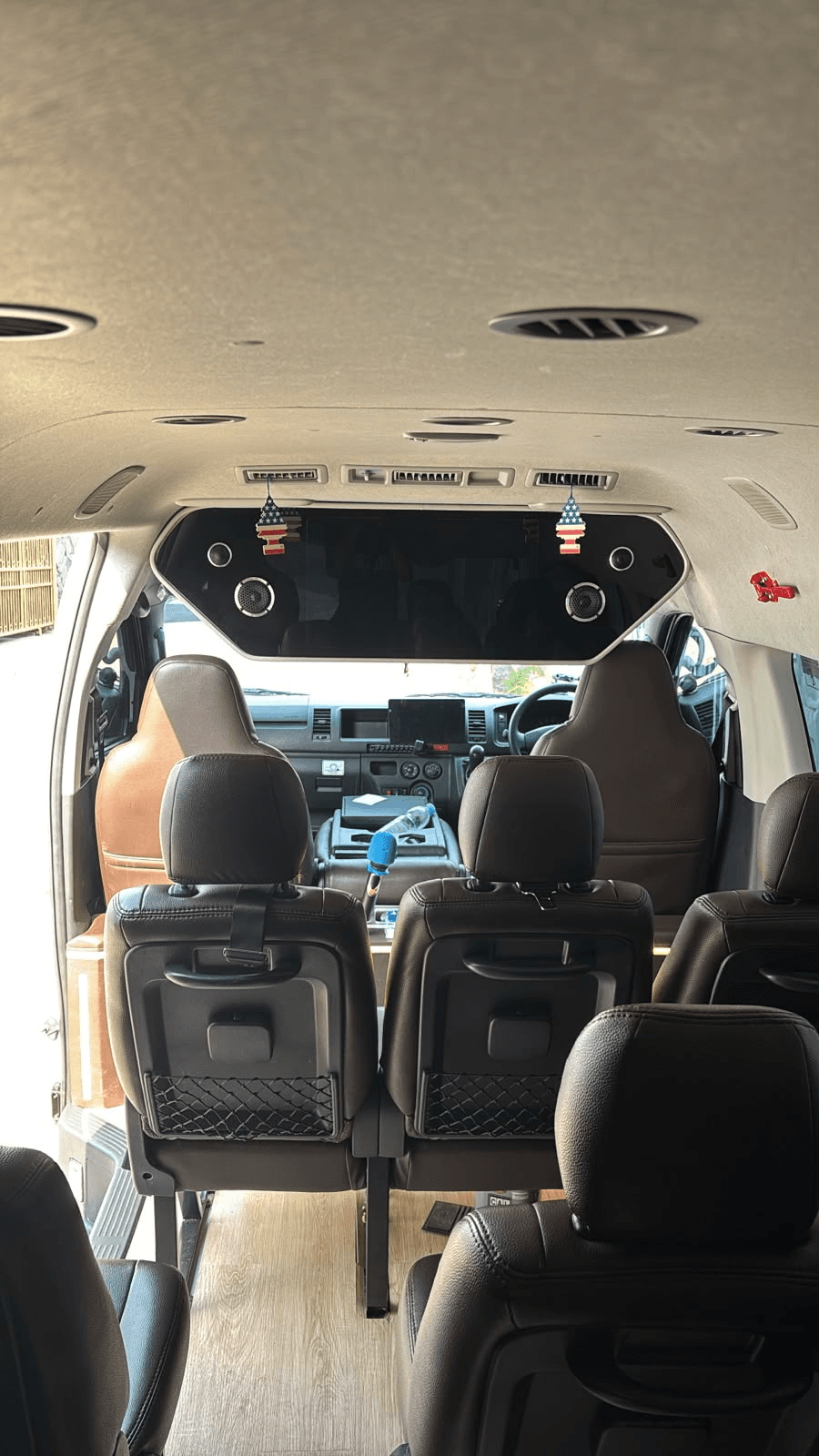Toyota Hiace Commuter - 2